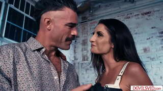 یار گدا ، اتارنا fucking ان کی بیوی کے busty brunette کے بہترین دوست