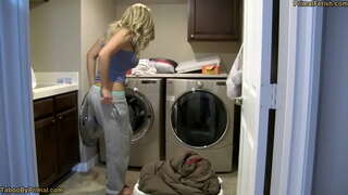 ���ሁን StepMom ግምገማዎች በይፋ StepDad አዳዲስ Fucking