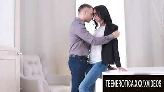 Untamed इच्छा संग किशोर सौन्दर्य Nika