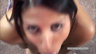 Oral Lavanta şanslı bir ineğe biraz kafa verir