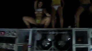 Striscia nessun Muro da Ismael som Fest auto m.