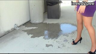 Ineed2pee omorashi &amp;amp; bukser tisse bak kulissene 31