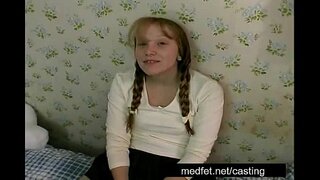 Сүйкімді Кэти порно рөлге тырысады