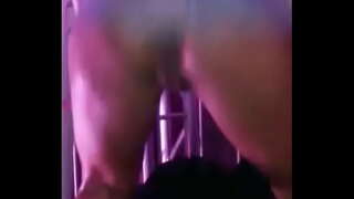 סעקסי גראָב דאַנסינג פונק אָן הייזעלעך