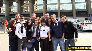 Hậu môn cô gái dâm