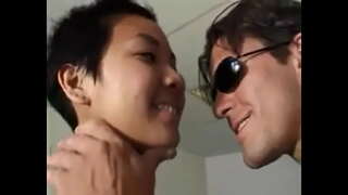 Sevimli Filipinli TT Ergen Tarafından İstismar