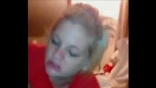 Ela gosta de degustação e fodendo a BBC.