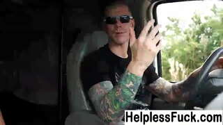 Thorrachas Am Measg Girls Hitchhiking