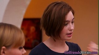 ʰ�슴이 사춘기를 핥는 레즈비언