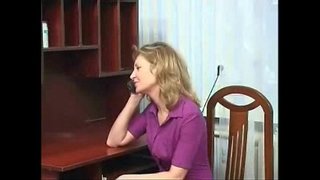 2 پسر بچه مادر خود را&amp;#039;s بیدمشک و الاغ