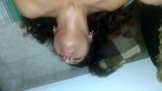 Karımın ilk kez anal mastürbasyon ve onu seviyor