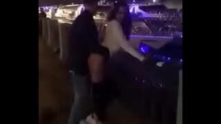 Mihinana vehivavy janga eny an-dalambe moskoa