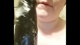 کریمی بلی کھلونا