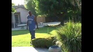 Ebony MILF ได้ nher หน้าตัวเมียตัวเป็นจุดสนใจปรับตัวล่โดยอ้วนผิวดำเซ็ทที่สระว่ายน้ำ