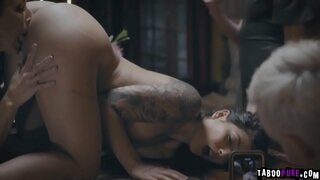 Джине нравилось килгәч, Рейган доставляла аңа ләззәт