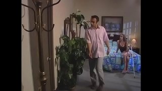 ���พื่อเป็นยังไงพว leggy ผมบลอนด์ในหองปลอมในขณะที่เพื่อนของเขาฟังนะในอีกห้อง