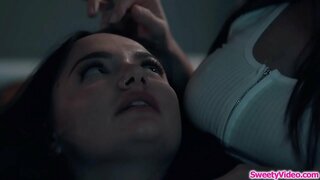 Красотки ултыра грустная нуриевтың йөҙ-лесбиянки