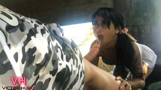 På Botten Av Bron För Att Knulla