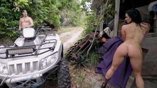 BANGBROS - Koleksyon Etonan Nan Cougar Porn Kòmanse Smokin&#039; Cho Babe Kendra Lust (1 of 3)