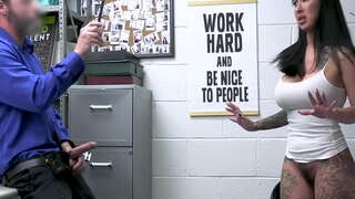 Shoplyfter enforced ลิลลี่เลนสำหรับดูดไอ้จ้อน