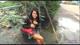 No berçário, a puta deixa-se de ser fodida com prazer