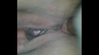 ���खेली आनंद माणूस त्याची पत्नी